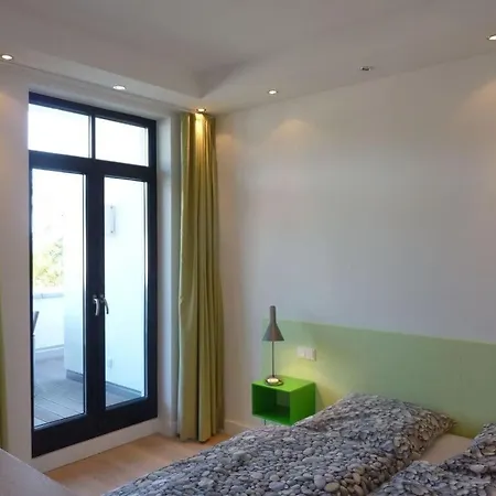 On The In * Sellin (Rugen)